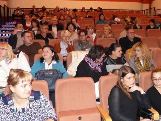 Po co nam nastolatki? Dlaczego śpią na lekcjach?