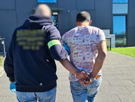 Pobił właściciela wynajmowanego mieszkania i go okradł