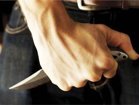  Pobili się o dziewczynę. Jeden z mężczyzn walczy o życie