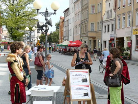 Początek szkoły, koniec edukacji - zbiórka podpisów w całej Polsce