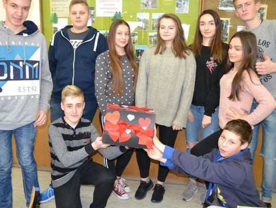 Poczta walentynkowa w Zespole Szkół w Suchym Dębie