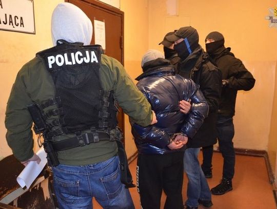 Pod 112 groził politykowi. Dziś rano 48-latek został zatrzmany.