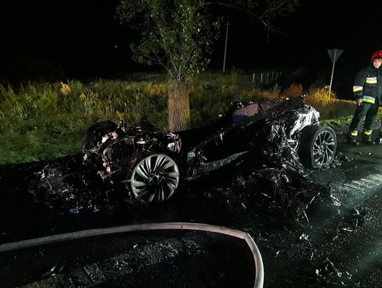 Pod Tczewem spaliło się auto hybrydowe. DK91 była całkowicie zablokowana.