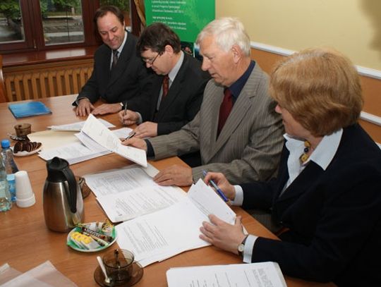 Podpisanie umowy o Kompleksowy Program Gospodarki Ściekowej Gminy Tczew