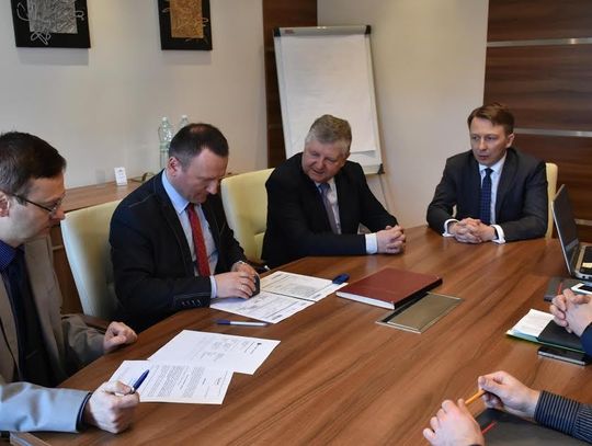 Podpisano umowę na budowę całodobowego lądowiska przy szpitalu