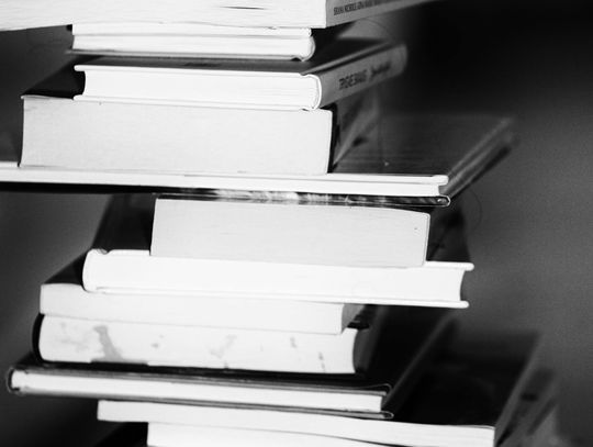 Podręczniki do liceum – jak wybrać odpowiednie materiały dla uczniów i skutecznie rozpocząć nowy etap edukacji?