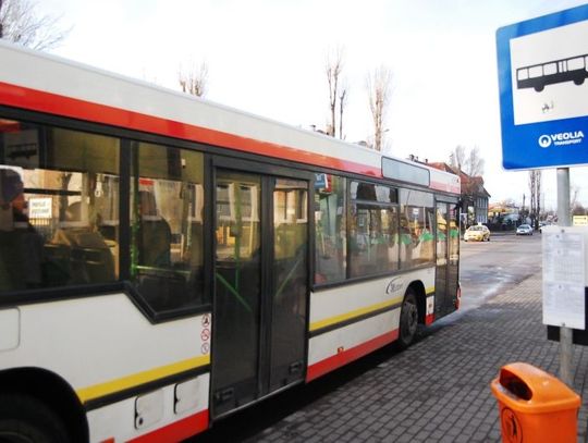 Podróż w upale ogrzewanym autobusem