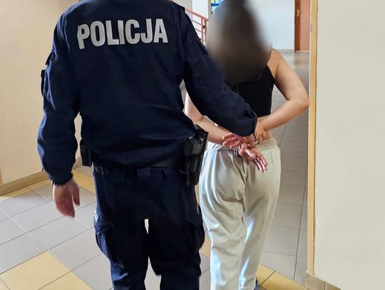 Pojechali na interwencję, a znaleźli przy 21-latce narkotyki