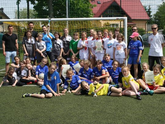 Półfinał Wojewódzki w Piłce Nożnej Dziewcząt w Suchym Dębie