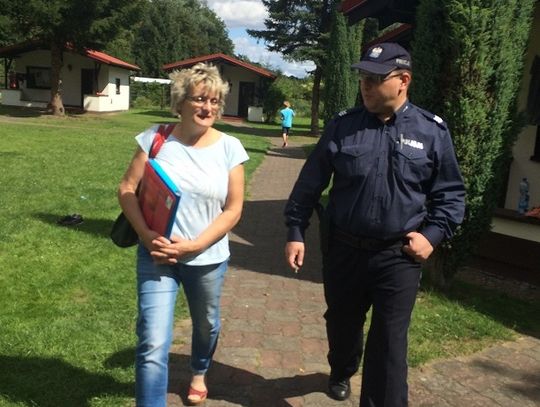 Policjanci dbają o bezpieczny wypoczynek w całym regionie