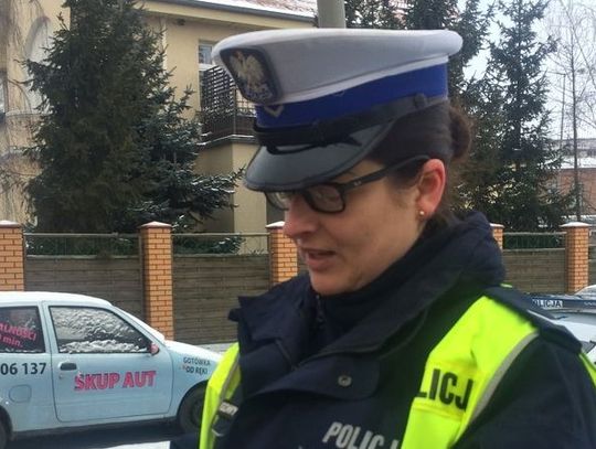 Policjanci nagradzali pieszych