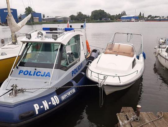 Policjanci odzyskali skradzioną motorówkę