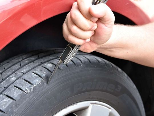 POLICJANCI OSTRZEGAJĄ. UWAŻAJ NA NOWĄ METODĘ KRADZIEŻY