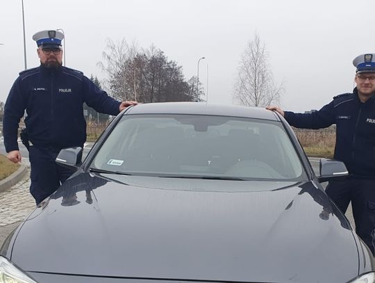 Policjanci pilotowali przewóz poparzoną dziewczynkę do szpitala