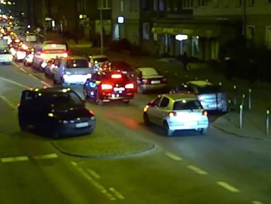 Policjanci pilotowali samochód z chorym dzieckiem