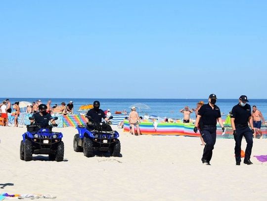 Policjanci przypominają o bezpiecznym wypoczynku nad wodą