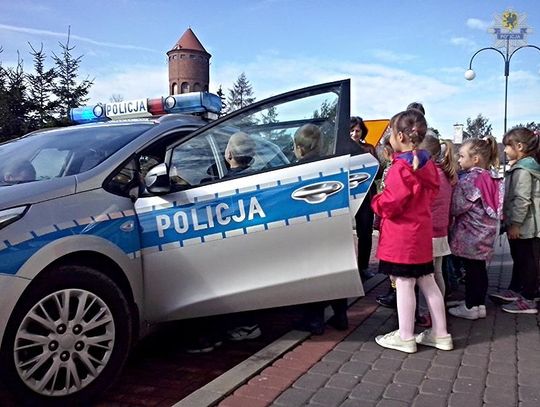 Policjanci rozmawiali z najmłodszymi o bezpieczeczeństwie