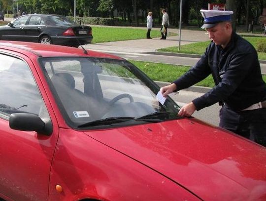 Policjanci sprawdzili jak parkujemy. 16 mandatów w jeden dzień!