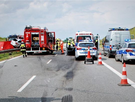 Policjanci wyjaśniają okoliczności tragicznego w skutkach wypadku, do którego doszło na autostradzie A1