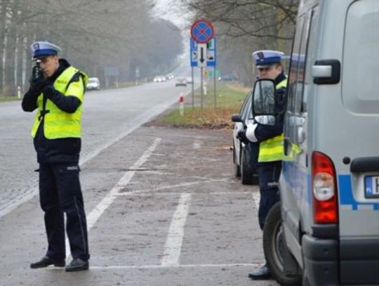 Policjanci wyszli na &quot;berlinkę&quot;. Zabrali 10 dowodów rejestracyjnych...