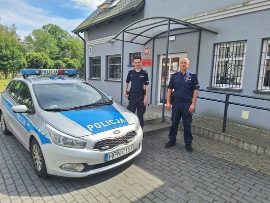 Policjanci z Czarnego uratowali mężczyznę, któremu przestało bić serce