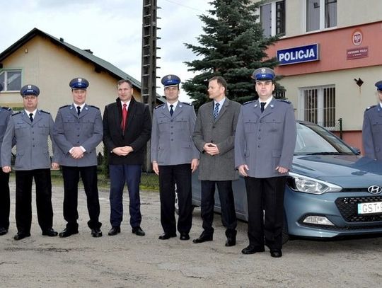 Policjanci z Posterunku w Kaliskach mają nowy wóz. Jest nim hyundai i20