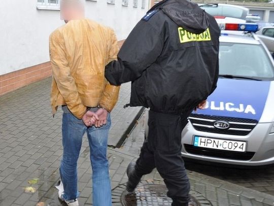 Policjanci zabezpieczyli ponad kilogram marihuany oraz blisko 100 gramów amfetaminy