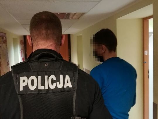 Policjanci zatrzymali 39-letniego mężczyznę podejrzewanego o napad na zakład jubilerski