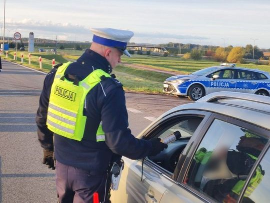 Policjanci zatrzymali 4 osoby, które kierowały swoimi pojazdami pod wpływem alkoholu