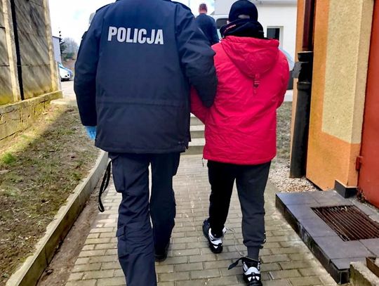 Policjanci zatrzymali poszukiwanego Europejskim Nakazem Aresztowania. W torbie przewoził narkotyki