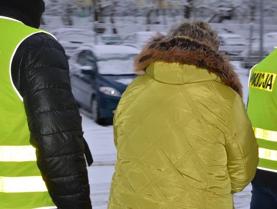 Policjanci zatrzymali rodzinę, która okradała puszki WOŚP