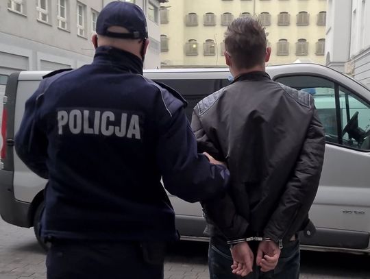 Policjanci zatrzymali sprawcę rozboju na ekspedientce