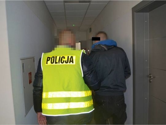 Policjanci zatrzymali włamywacza, łącznie usłyszał 14 zarzutów