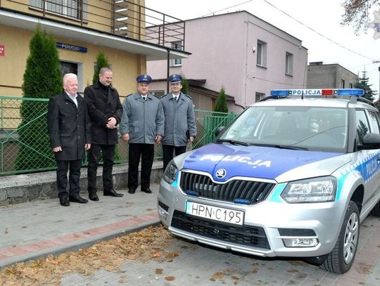 Policjanci ze Skarszew dostali nowy radiowóz
