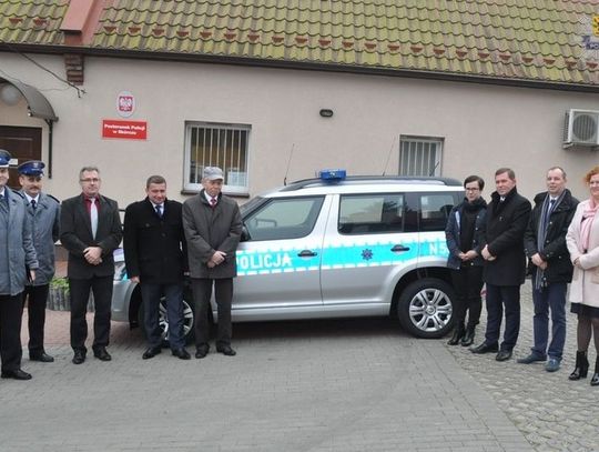Policjanci ze Skórcza dostali nowy radiowóz