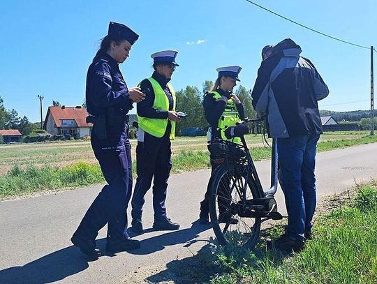 Policyjne rady dla rowerzystów. Czy wiesz jak jeździć na dwóch kółkach i nie łamać przepisów?