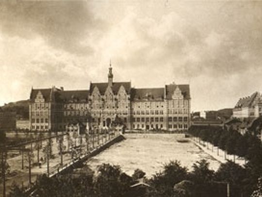 Politechnika Gdańska dla każdego. Dziś wielki test z historii - na żywo i w telewizji