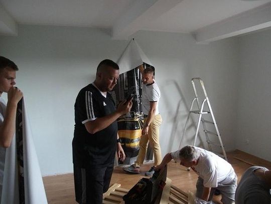 Pomagają zupełnie bezinteresownie! Wolontariusze Parafialnego Zespołu Caritas pomagają w Domu Dziecka