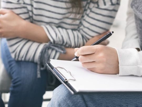 Pomoc psychologiczna w Gdyni: możliwości, kiedy warto skorzystać?