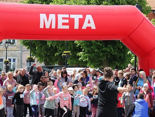 Ponad 200 biegaczy rywalizowało na ulicach Gniewu!  V Biegowe Grand Prix Kociewia 