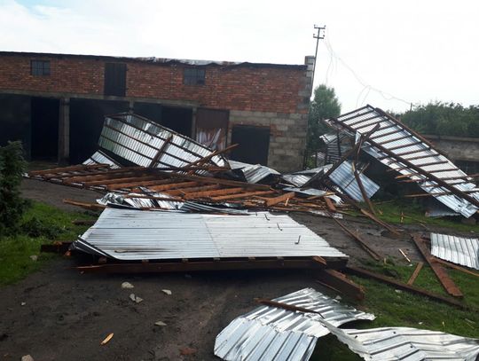 Porywisty wiatr zerwał dach