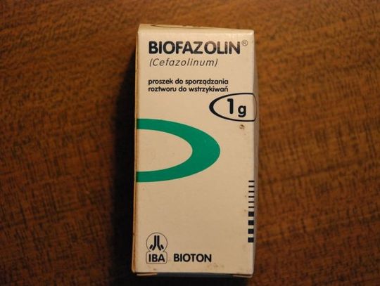 Porzucone leki w przydrożnym rowie