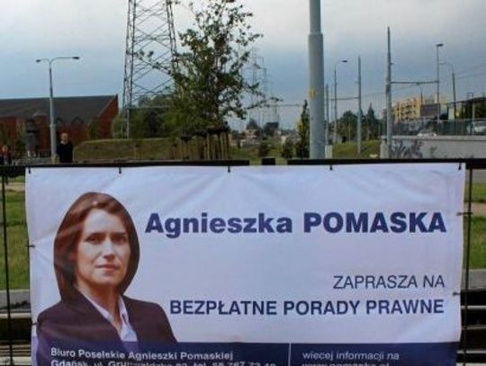 Posłanka Pomaska  z dwóją za swój "chymn". Koszmarne!