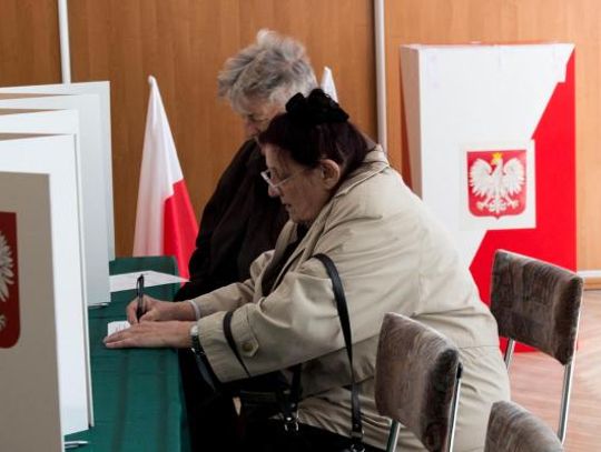 Poszła zagłosować z dowodem córki. A komisja...