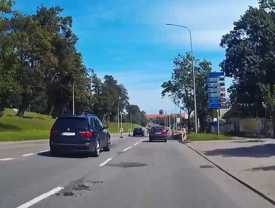 Poszukiwani świadkowie wypadku na Trakcie Św. Wojciecha