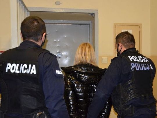 Poszukiwany listem gończym miał w mieszkaniu narkotyki