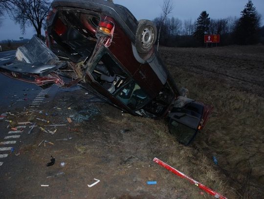 Poszukiwany listem gończym próbował uciec, spowodował kolizje