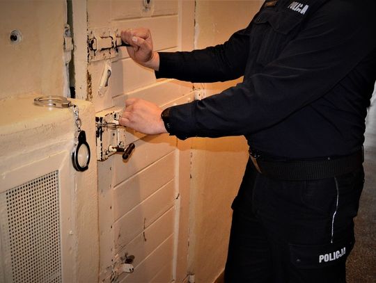 Poszukiwany przez sąd i policję za włamania i kradzieże – zatrzymany
