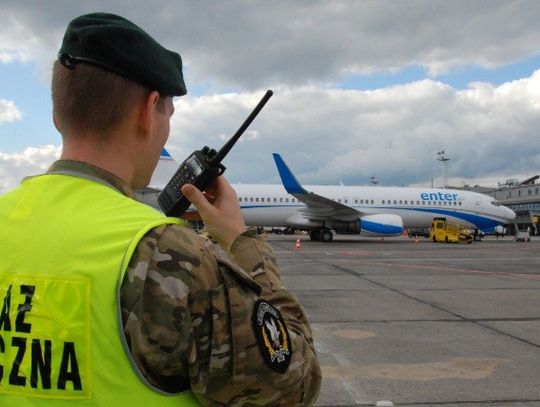 Poszukiwany trzema listami gończymi tczewianin przyleciał samolotem z Londynu. Takiego przywitania się nie spodziewał