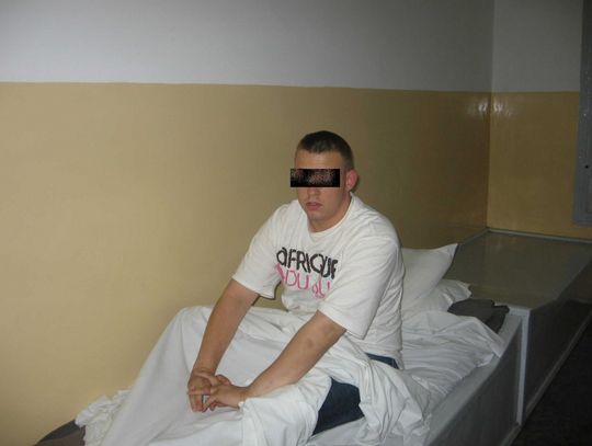 Poszukiwany wpadł na kradzieży swetra